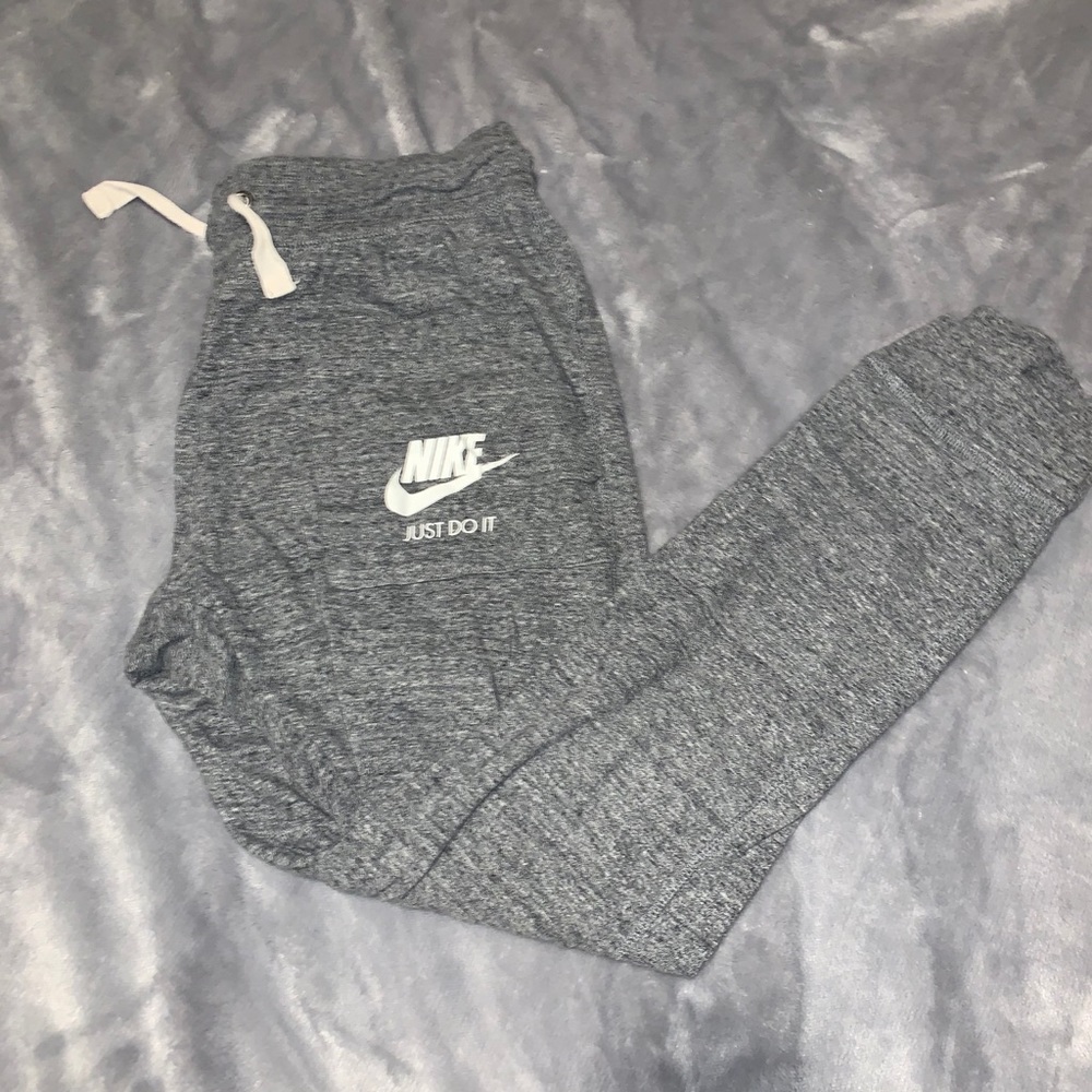 Nike Jogger. Size small